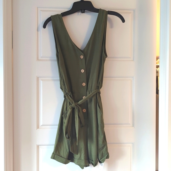 Romper - Picture 1 of 5